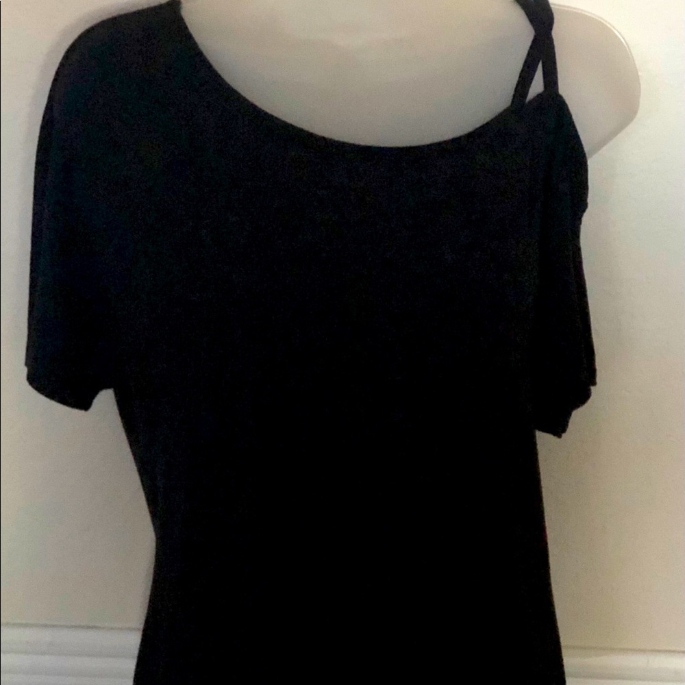 Black one should short sleeve shirt